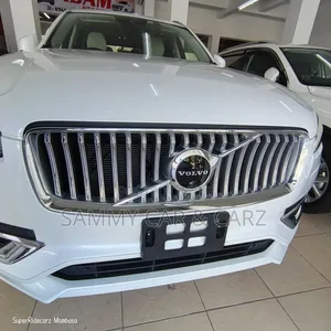 Volvo XC90 2022 White