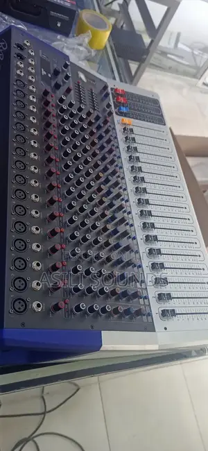 Pro Mixer 16 Channel Powered Mixer