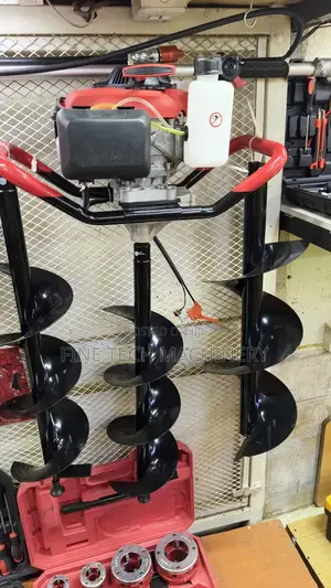 Earth Auger/ 4 Stroke Machine
