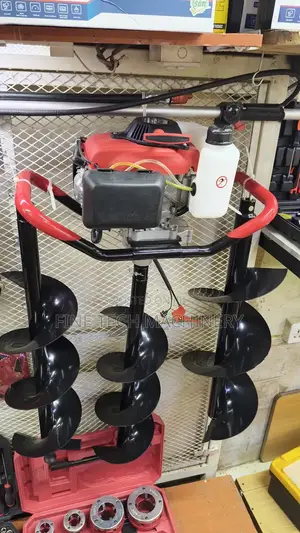 Earth Auger/ 4 Stroke Machine