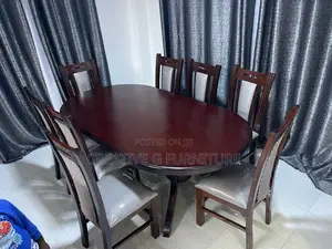 An Oval 8 Seater Dinning Set