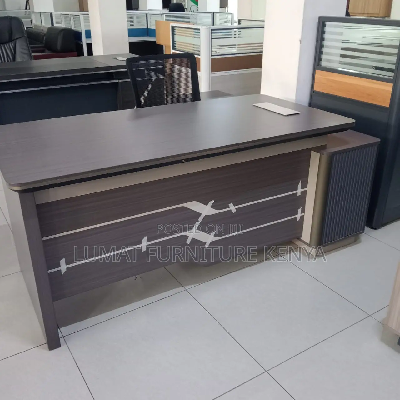 Large Tabletop for Computers, Documents, and Accessories