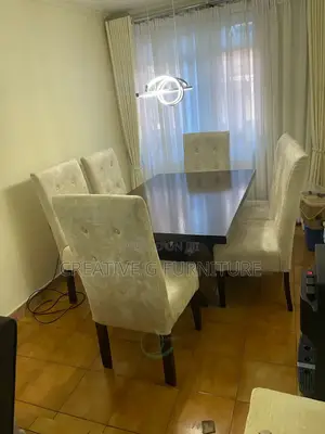 A Comfy Dinning Set
