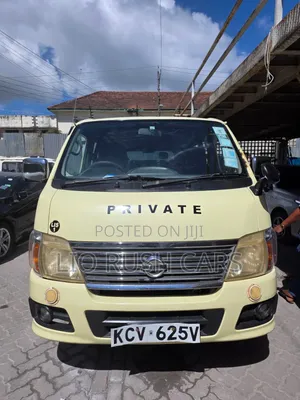 Nissan Caravan (Urvan) 2009