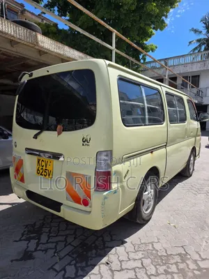 Nissan Caravan (Urvan) 2009