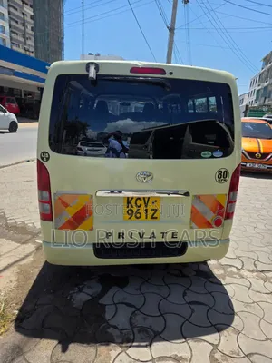 Nissan Caravan (Urvan) 2009