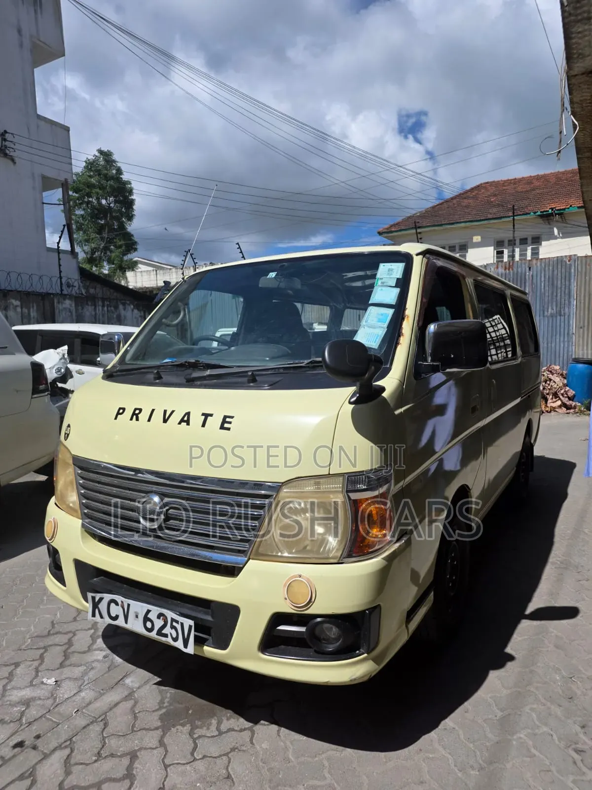 Nissan Caravan (Urvan) 2009