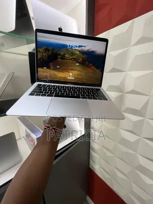 Laptop Apple MacBook Air 2019 16GB Intel Core I5 SSHD+SSD 512GB