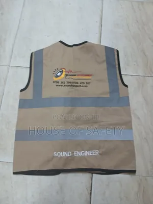 Fashiable Design for Carrying Essential Safari Jackets