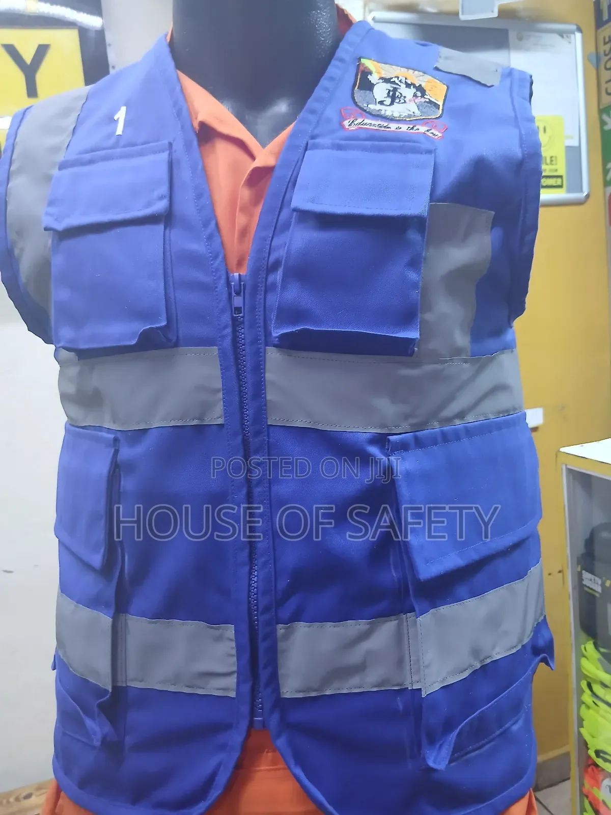 Inner Zippers Vests for Extra Security Safari Jackets