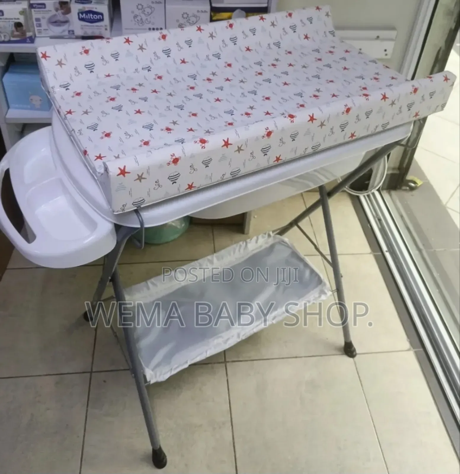 Baby Portable/Foldable Bath Station With a Changing Mat