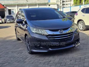 Honda Odyssey 2.4 G 2WD (8 seater) 2018 Silver