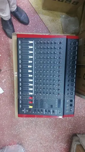 Omax 12 Channel Powered Mixer