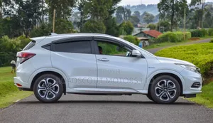 Honda Vezel 2019 White