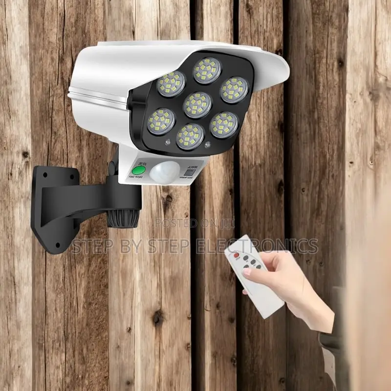 Built-in Pir Motion Sensor Dummy Fake CCTV Camera Solar Light