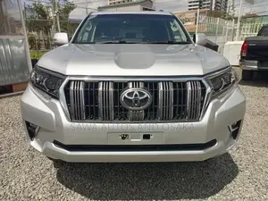 Toyota Land Cruiser Prado 2017 Silver