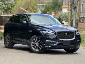 Jaguar F-Pace 2019 Blue