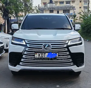 Lexus LX 2019 White