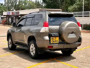 Prado and V8 for Hire