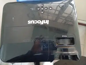 Projectors Ex-Uk Short Throw Infocus