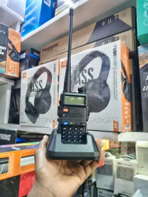 Baofeng Uv-5r Dual Band Walkie Talkie With Clear Audio
