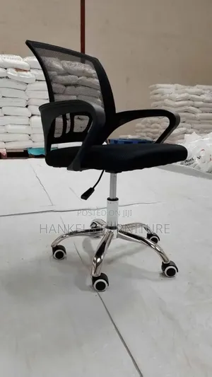 Office Mesh Chair – Adjustable Height + Ultimate Comfort