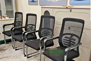 Executive Boardroom Chair – Classic Design, No Wheels