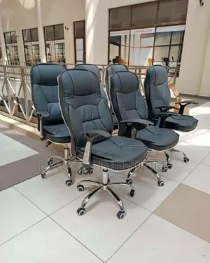 Executive Leather Office Chair – Ultimate Comfort Mobility