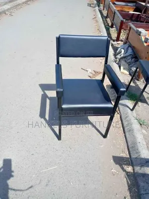 Metallic Leather Visitor Chair – Padded With Armrests