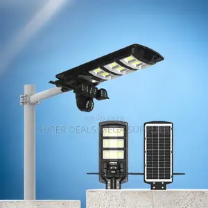 Ultra Low Power 4g PTZ Two-in-One Camera 450 Watts Solar Street Light