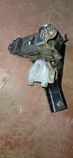 Toyota Vitz Jewela Gearbox Mountain