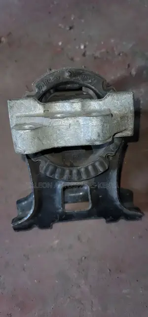 Nissan Days Gearbox Mountain