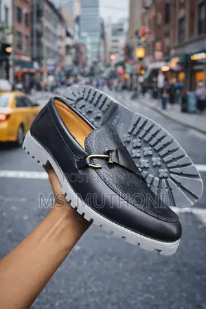 Casual Leather Loafers With a Lug Sole and Gold-Tone Buckle Size 40-45