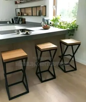 Wooden Metallic Bar Counter Stools