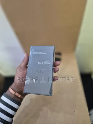 New Samsung Galaxy S22 5G 256 GB White