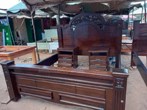 Mahogany Walnut Crafted 6*6 Bed (King Sized)