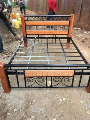 Wooden Metallic 5*6 Beds