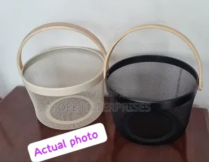 High Quality Round Pantry Mesh Wire Fruit Basket With Wooden Handle