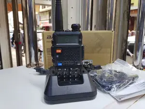 Baofeng Uv-5r 5w Dual Band Two-Way Radio With Fm Flashlight