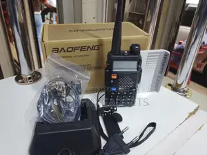 Baofeng Uv-5r 5w Dual Band Two-Way Radio With Fm Flashlight