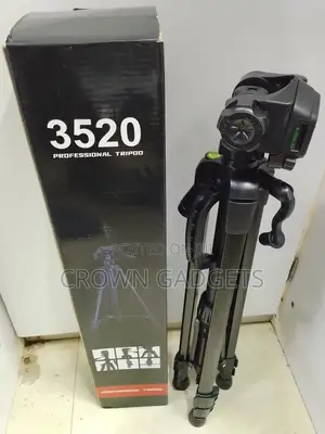 3520 Professional Tripod Stand for Camera Smartphone