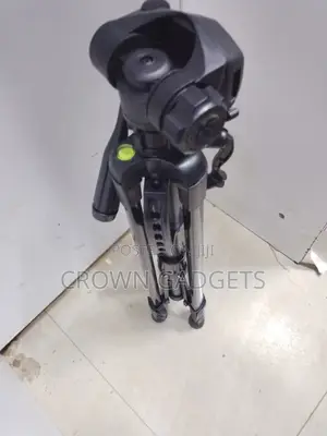 3520 Portable Tripod Stand With 360° Rotation Head