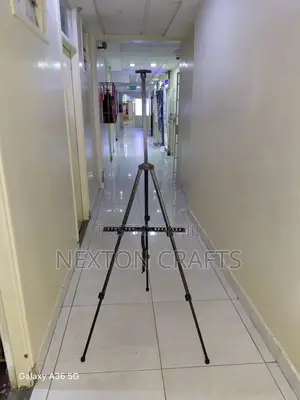 1.55cm Metalic Easel Stand
