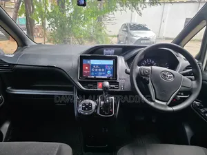 Toyota Voxy 2018 White