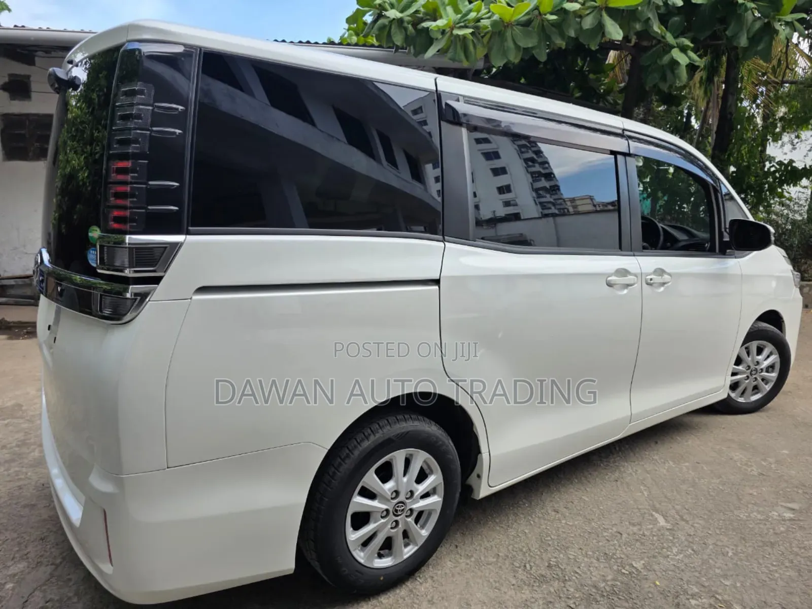 Toyota Voxy 2018 White