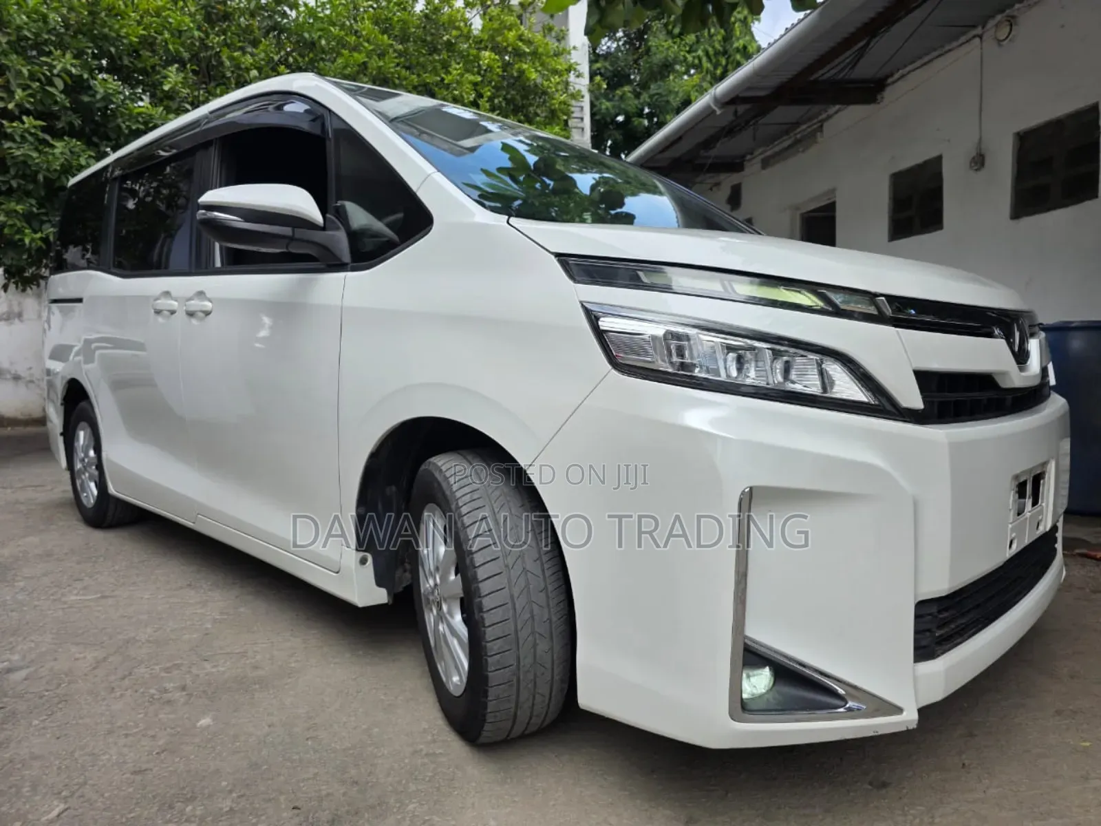 Toyota Voxy 2018 White