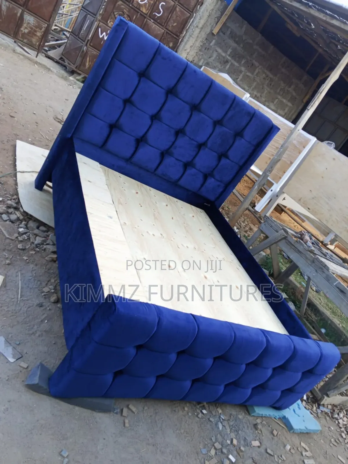 5x6 Tufted Blue Chester Bed Box Patterned
