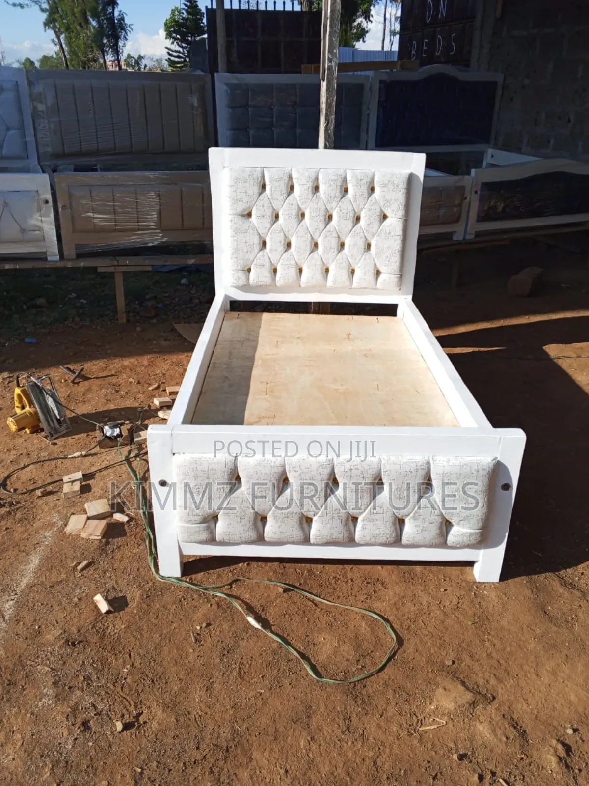 4x6 Diamond Patterned Tufted Mocket Bed