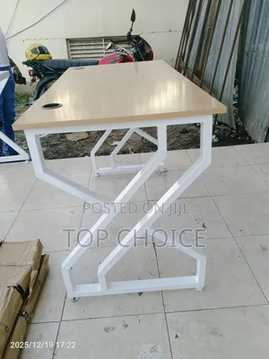1.2m Metal Frame Table