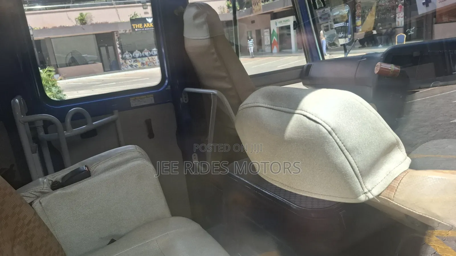 Mitsubishi Fuso Rosa 2015 Blue